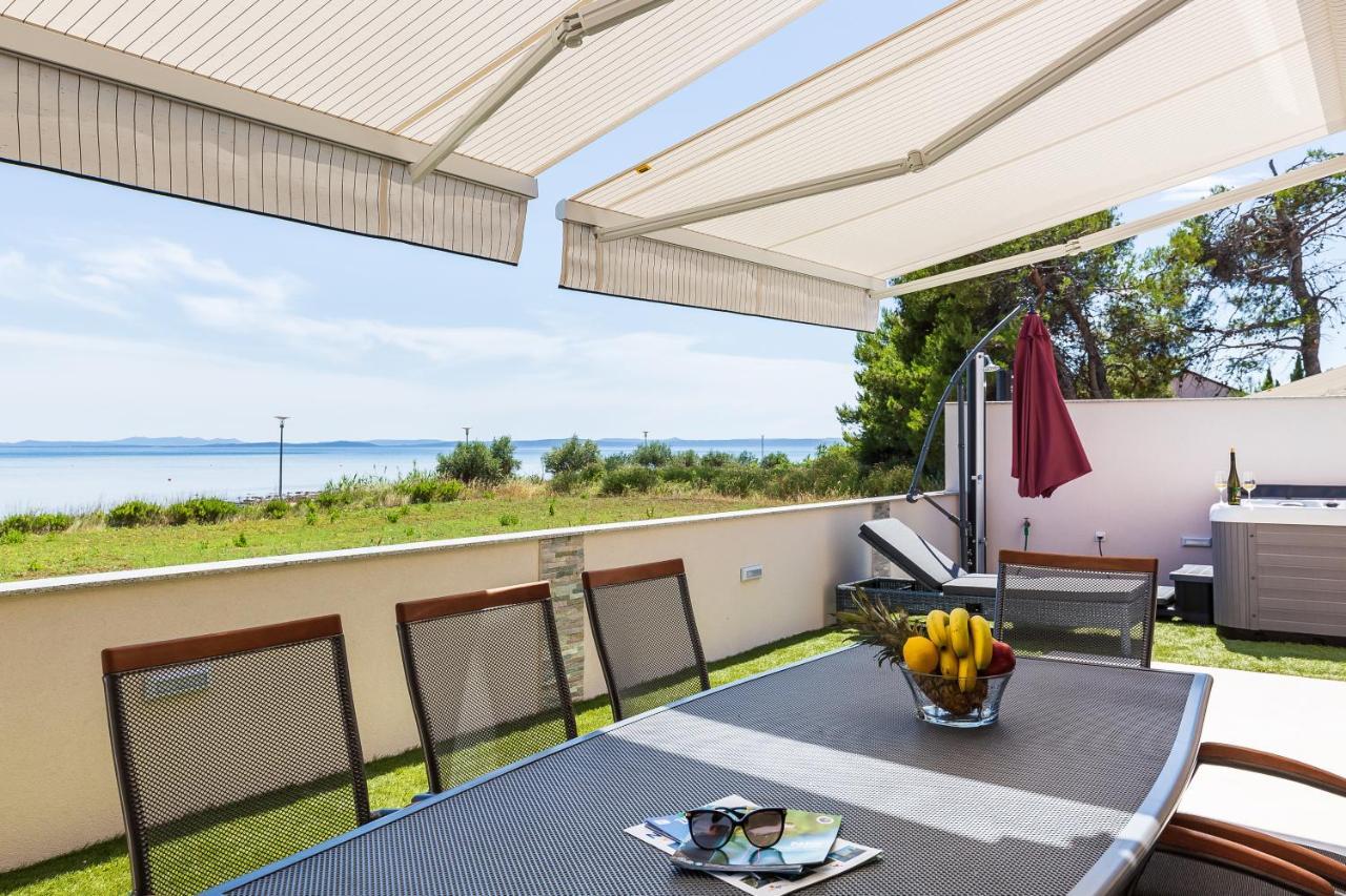 Beachfront With Hot Tubs Sun Garden *