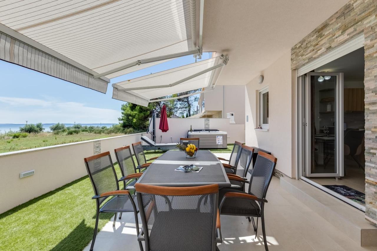 Vila Beachfront With Hot Tubs Sun Garden *