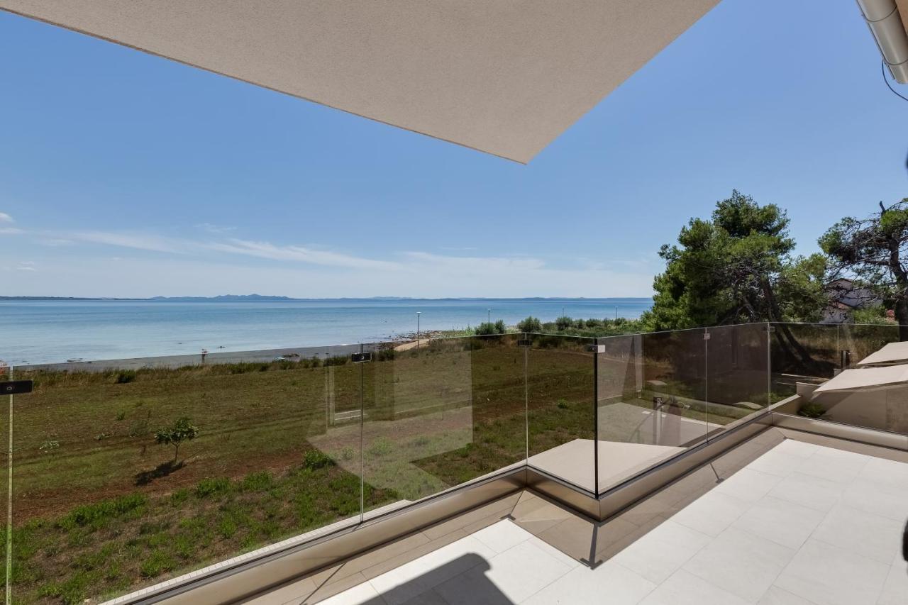 Vila Beachfront With Hot Tubs Sun Garden Privlaka (Zadar)